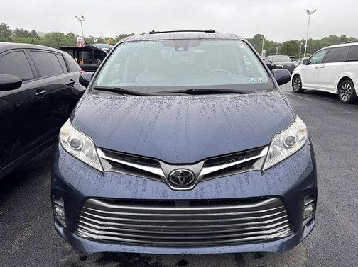 2020 Toyota Sienna XLE