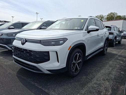 2025 Volkswagen Tiguan 2.0T SE
