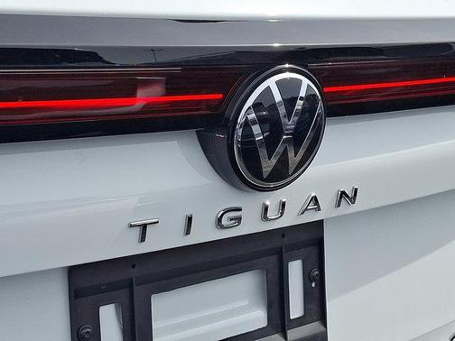 2025 Volkswagen Tiguan 2.0T SE