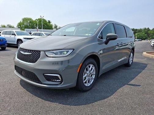 2023 Chrysler Pacifica Touring-L