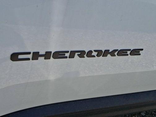 Bright White Clearcoat 2026 Jeep Cherokee LAREDO/LIMITED