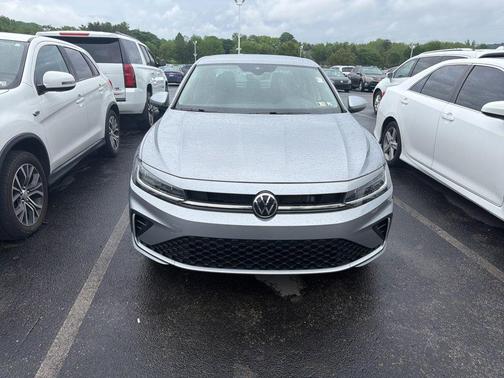 Pyrite Silver Metallic 2025 Volkswagen Jetta 1.5T SE