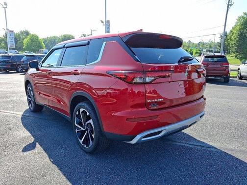 2023 Mitsubishi Outlander SE