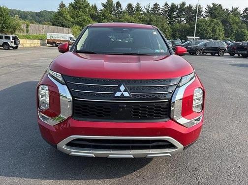 2023 Mitsubishi Outlander SE