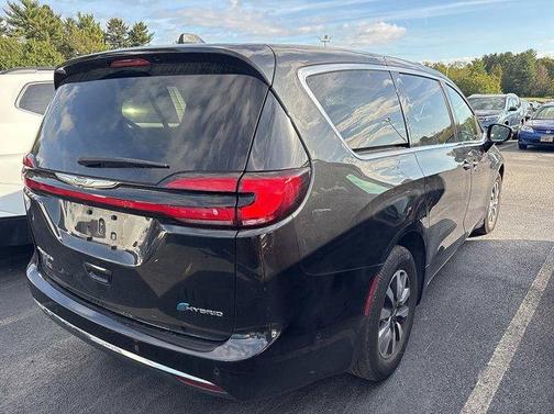 2022 Chrysler Pacifica Hybrid Touring L