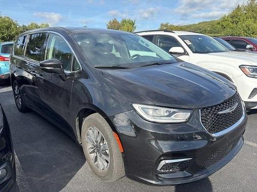 2022 Chrysler Pacifica Hybrid Touring L