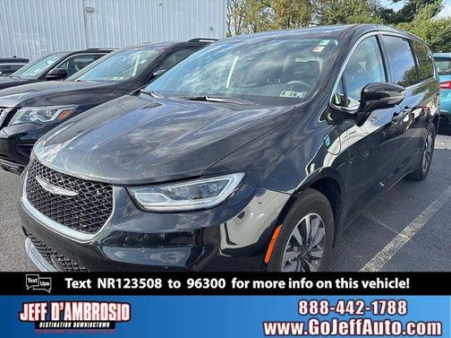 2022 Chrysler Pacifica Hybrid Touring L