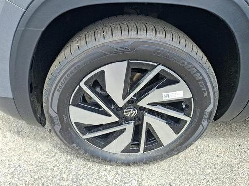 Pure Gray 2026 Volkswagen Atlas 2.0T SEL