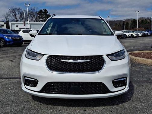 Bright White Clearcoat 2023 Chrysler Pacifica Touring-L