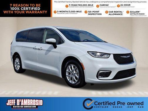 2023 Chrysler Pacifica Touring-L