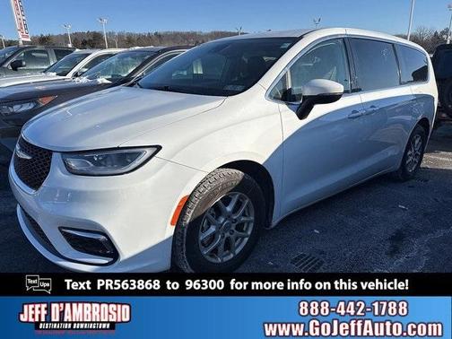 2023 Chrysler Pacifica Touring-L