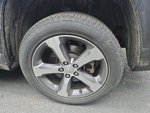 Diamond Black 2023 Jeep Grand Cherokee L Limited
