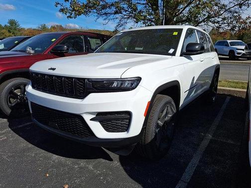 2025 Jeep Grand Cherokee Laredo