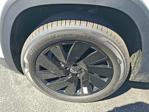 Opal White Pearl 2026 Volkswagen Atlas 2.0T SE W/TECHNOLOGY