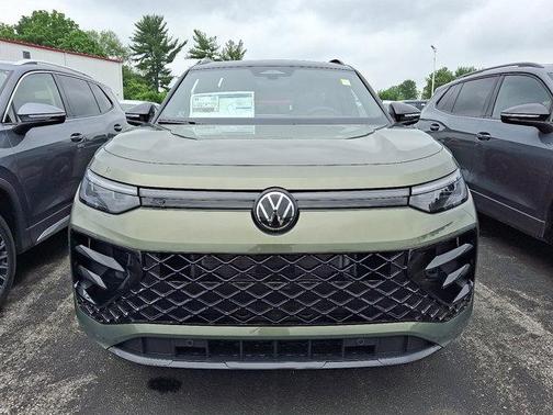 2025 Volkswagen Tiguan 2.0T SE R-Line Black