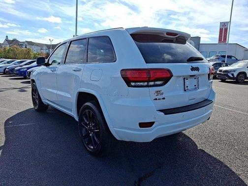 2022 Jeep Grand Cherokee WK Laredo