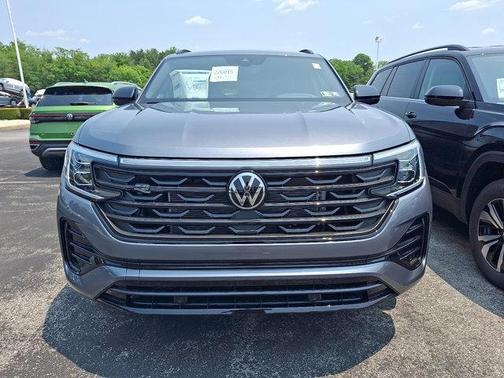 2025 Volkswagen Atlas Cross Sport 2.0T SEL R-Line Black