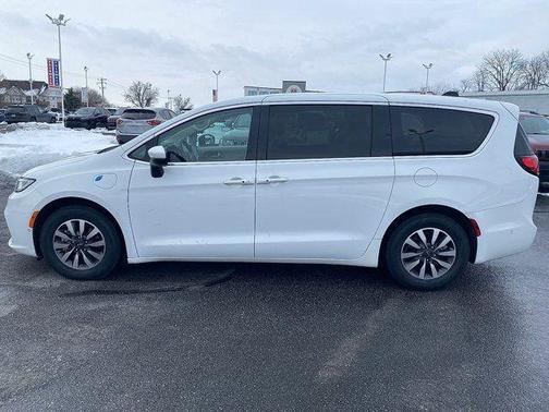 2023 Chrysler Pacifica Hybrid Touring L
