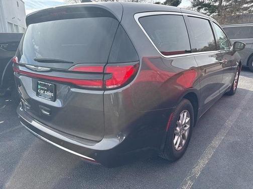 2023 Chrysler Pacifica Touring-L