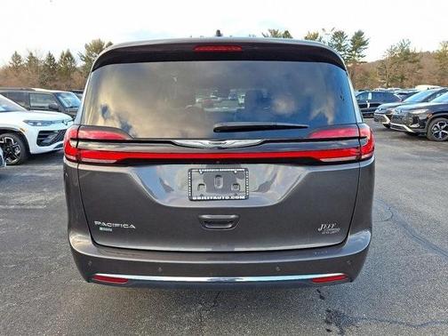 2023 Chrysler Pacifica Touring-L