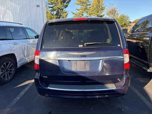2013 Chrysler Town & Country Touring