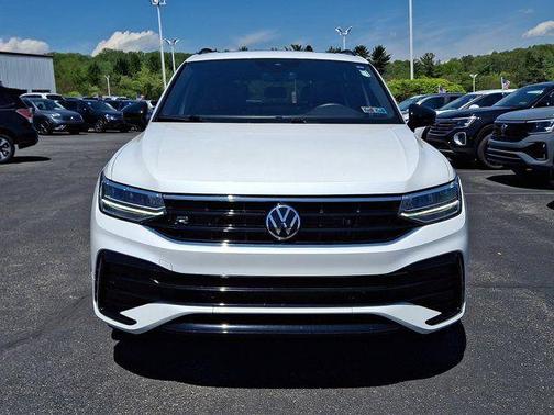 Opal White Pearl Effect 2024 Volkswagen Tiguan 2.0T SE R-Line Black