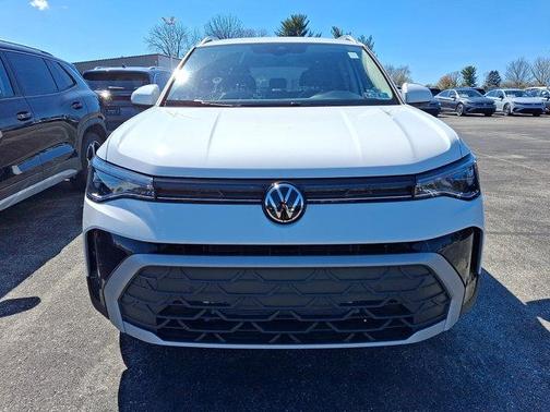 Pure White 2026 Volkswagen Taos 1.5T SE