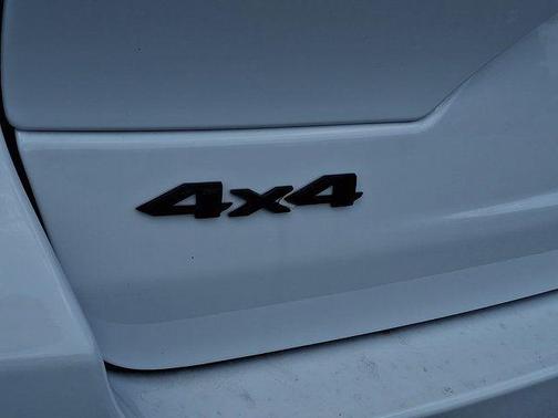 Bright White Clearcoat 2026 Jeep Grand Cherokee Laredo