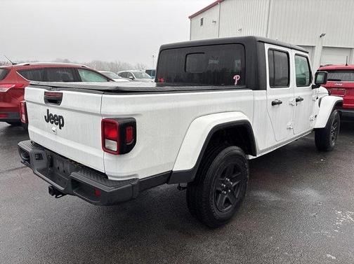 2022 Jeep Gladiator Sport