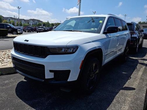 2025 Jeep Grand Cherokee L Laredo