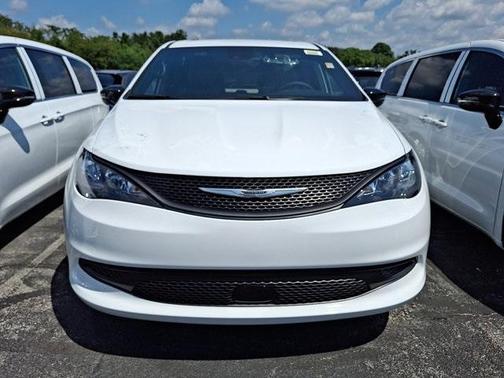 2026 Chrysler Voyager LX