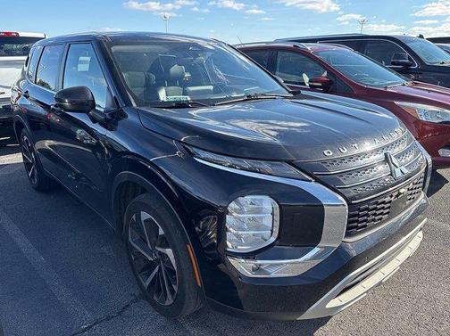 2022 Mitsubishi Outlander SE