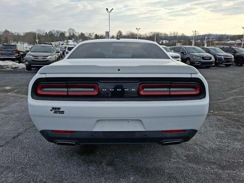 2015 Dodge Challenger SXT