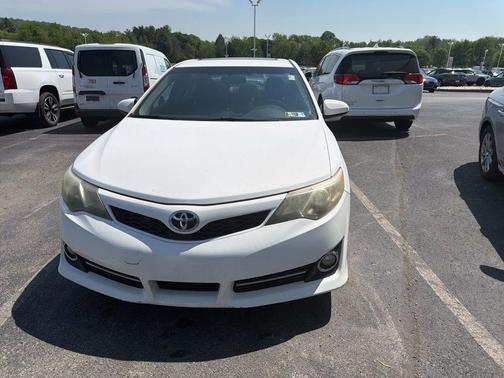 Blizzard Pearl 2012 Toyota Camry SE
