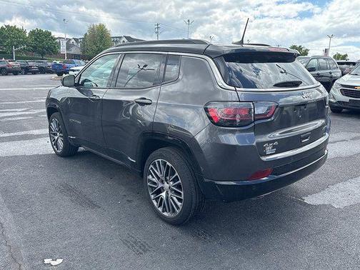 Granite Crystal Clearcoat Metallic 2023 Jeep Compass Limited