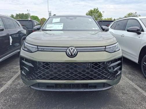 Avocado Green 2026 Volkswagen Tiguan 2.0T SE R-Line Black