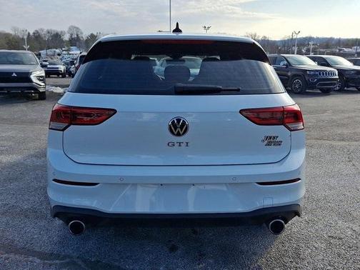2025 Volkswagen Golf GTI 2.0T SE