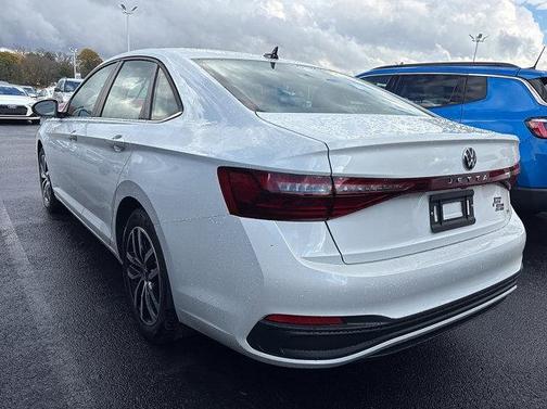 2026 Volkswagen Jetta 1.8T SE