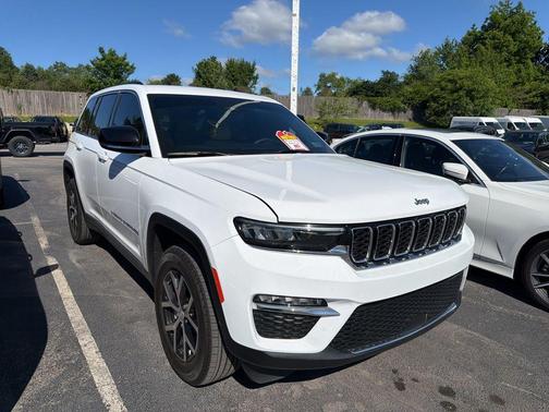 Bright White Clearcoat 2023 Jeep Grand Cherokee Limited