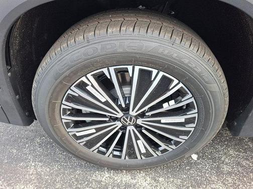 2025 Volkswagen Tiguan 2.0T S