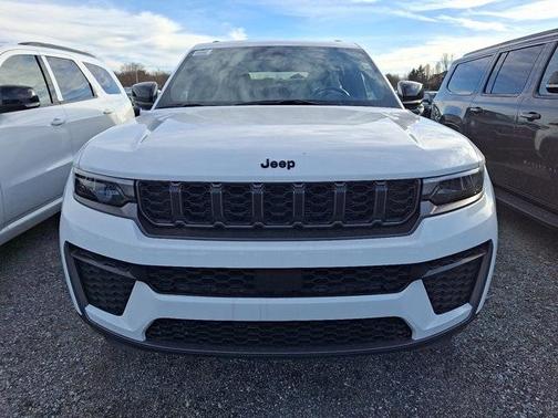 2026 Jeep Grand Cherokee Laredo