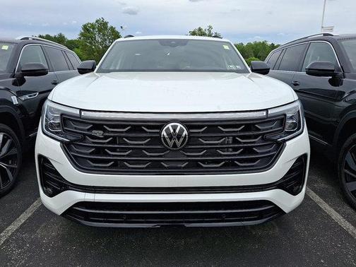 2025 Volkswagen Atlas Cross Sport 2.0T SEL R-Line Black