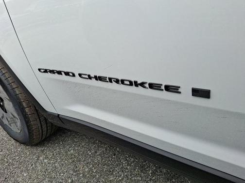 2026 Jeep Grand Cherokee Laredo