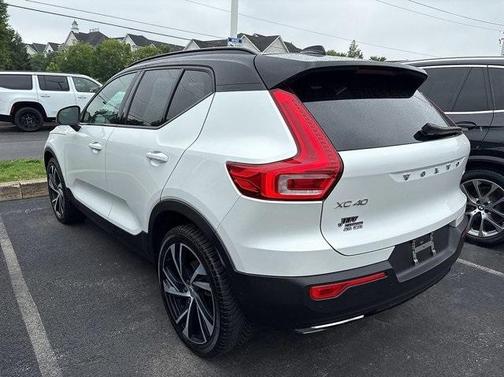 2020 Volvo XC40 T5 R-Design