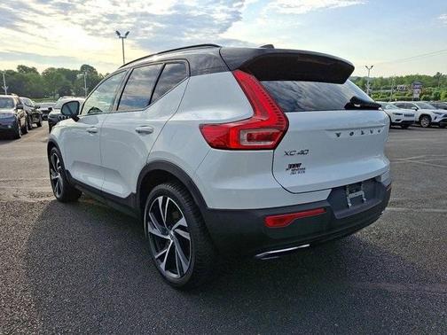 2020 Volvo XC40 T5 R-Design