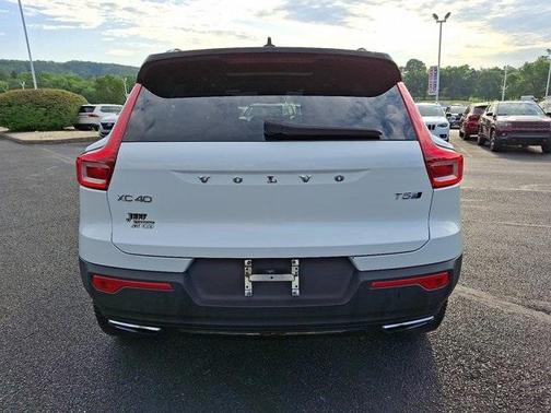 2020 Volvo XC40 T5 R-Design
