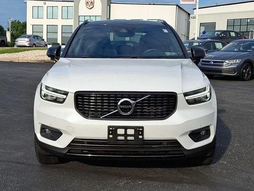 2020 Volvo XC40 T5 R-Design