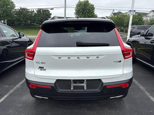 2020 Volvo XC40 T5 R-Design