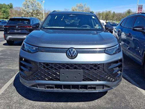 Platinum Gray Metallic 2026 Volkswagen Tiguan 2.0T SE R-Line Black