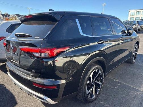2024 Mitsubishi Outlander SE